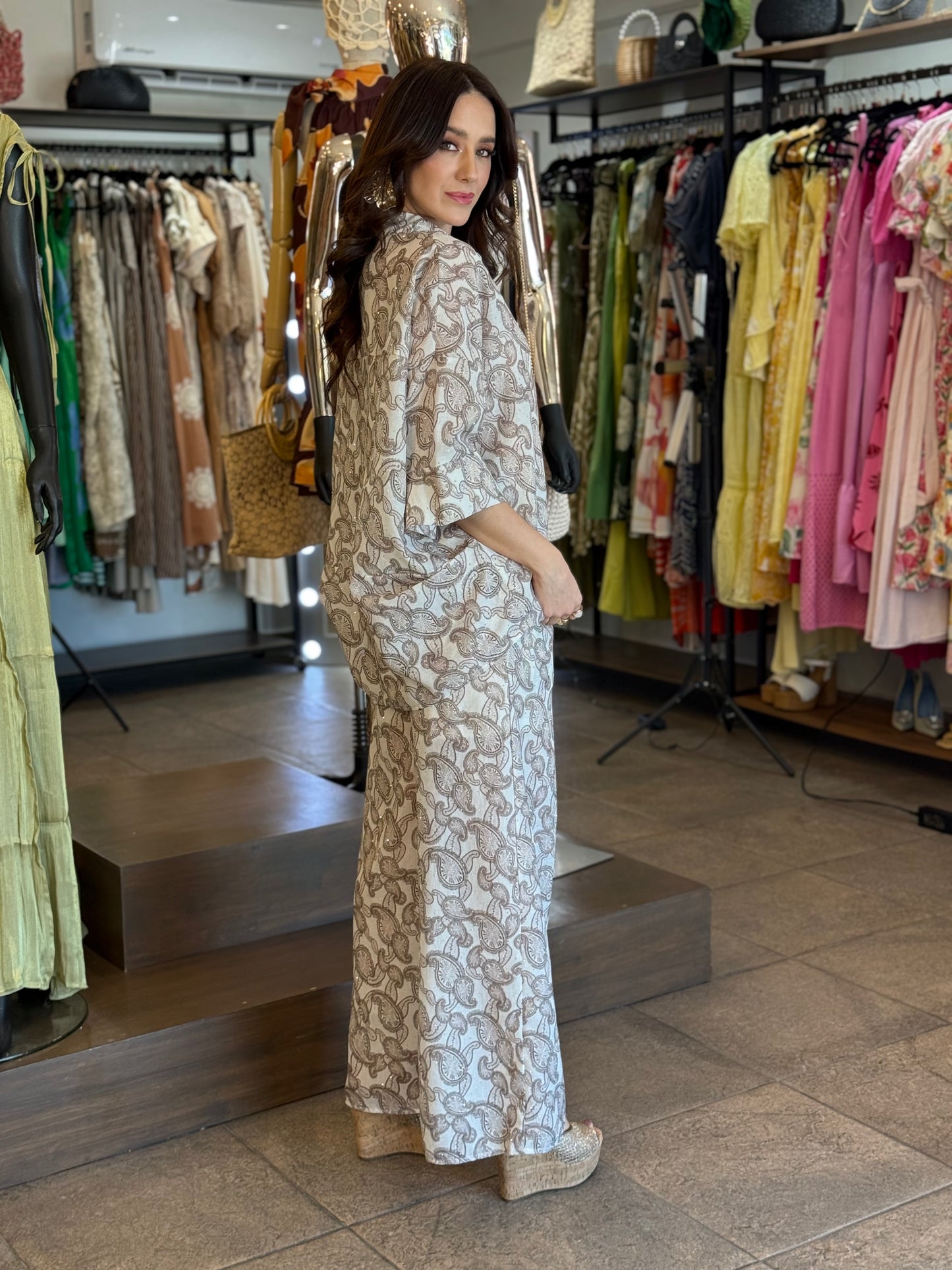 Ivory Paisley Set
